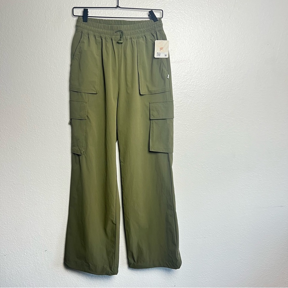 Fabletics Heights Cargo Pant Utility Green Size S NWT - Picture 5 of 16